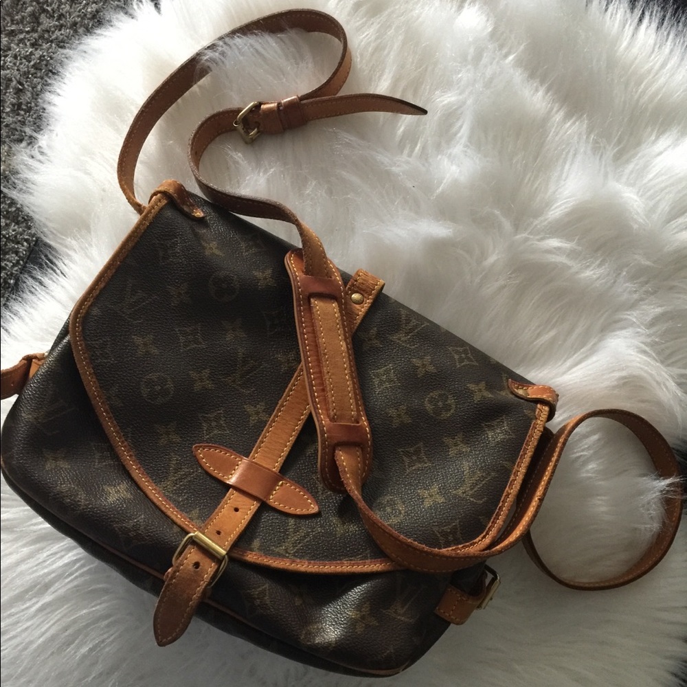 Louis Vuitton Saumur 30